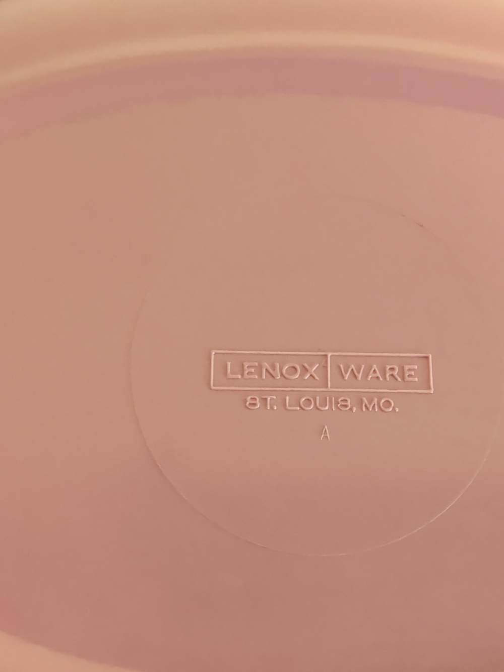 9.25" Pink Lenox Ware serving salad bowl made of melmac melamin - Picture 4 of 6